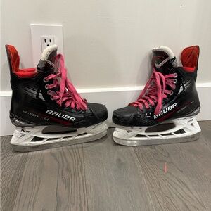 Bauer Vapor X4 Hockey Skates with Pink Laces
